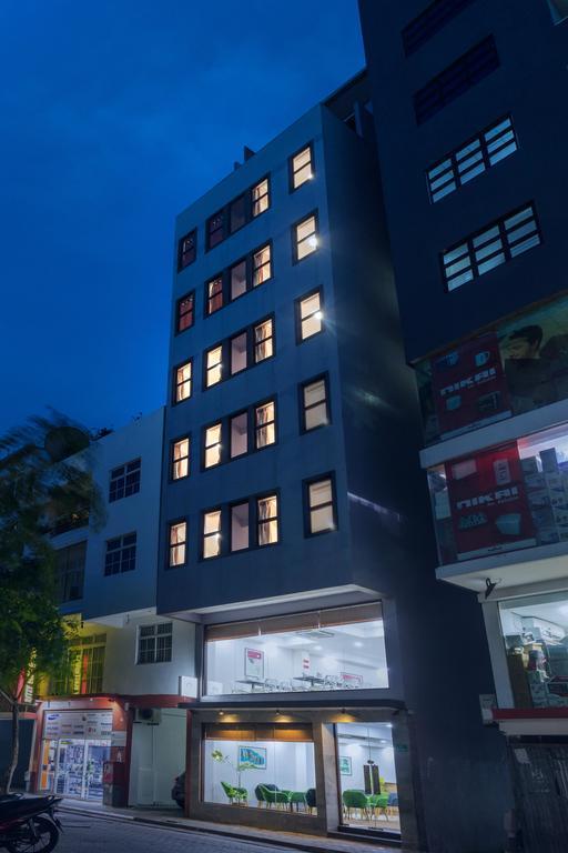 Novina Hotel Male Exterior photo